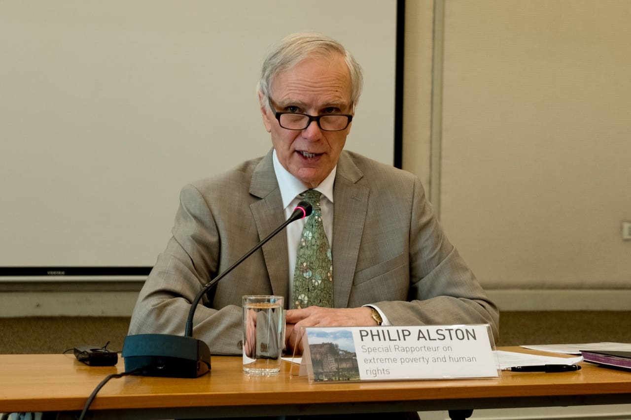 Philip-Alston-Sonderberichterstatter-Sozialschutz-Sozialfuersorge-Kritisches-Netzwerk-Wohlfahrtsstaat-Wohlfahrtsdystopie-digital-welfare-dystopia-Menschenrechte