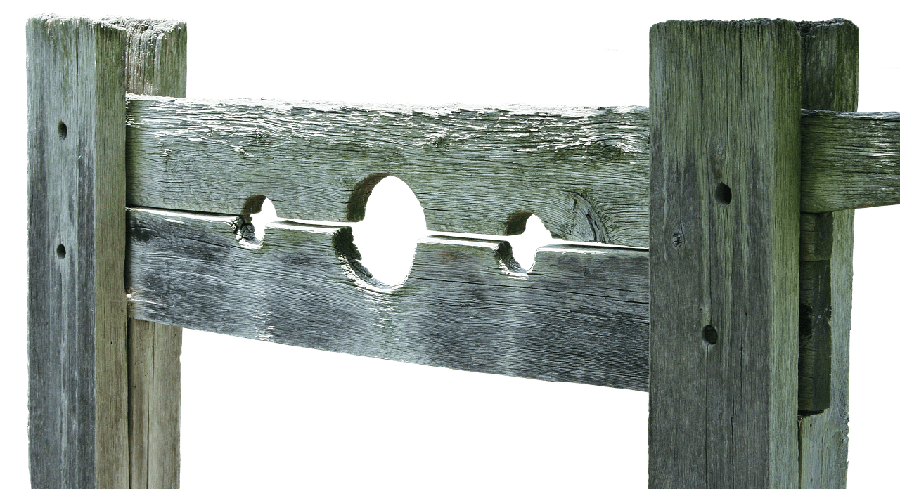 Pranger_oeffentliche_Hinrichtung_Demuetigung_Prangereffekt_Delinquent_staatliche_Repressionen_Veraechtlichmachung_Diskreditierung_Represssionsapparat_Online-Prangern-Kritisches-Netzwerk