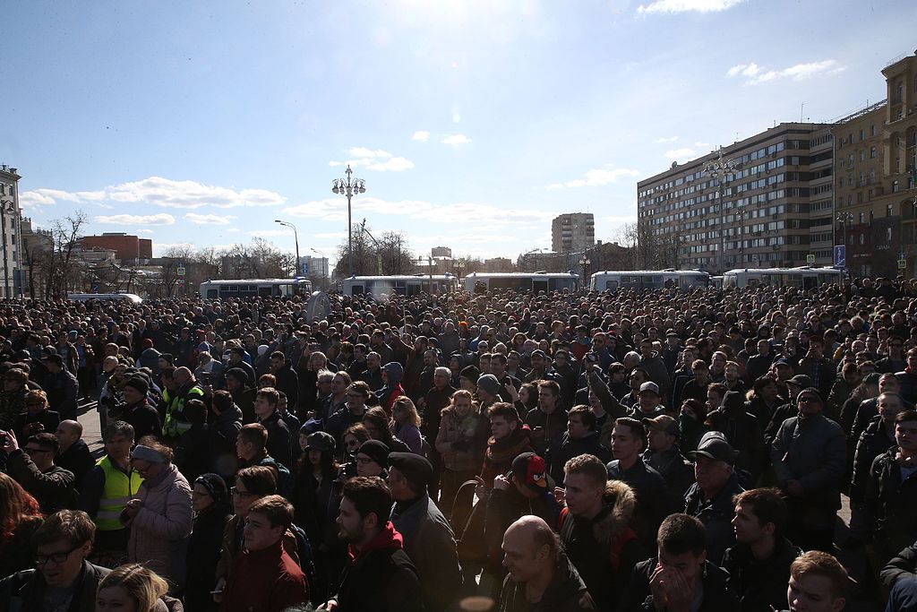protesters_gather_pushkinskaya_square_moscow_russia_moskau_russland_regimekritiker_kremlkritiker_kritisches_netzwerk_proteste_protestkundgebungen_proteststimmung_protestwelle.jpg