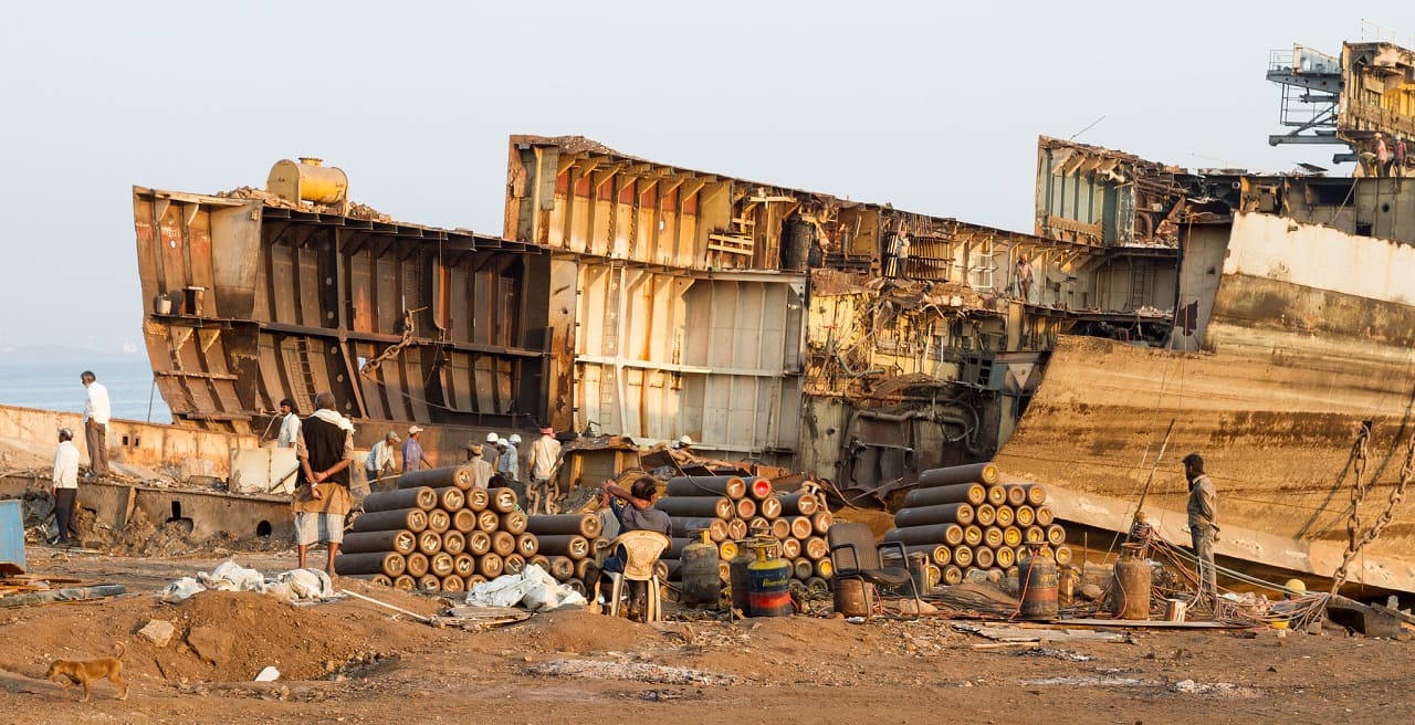 Schiffsverschrottung-Schiffswracks-Schiffszerlegung-Schrottschiff-Kritisches-Netzwerk-Verschrottungspraxis-Blei-Quecksilber-Asbest-Pestizide-Dioxine-Cadmium-shipbreakers