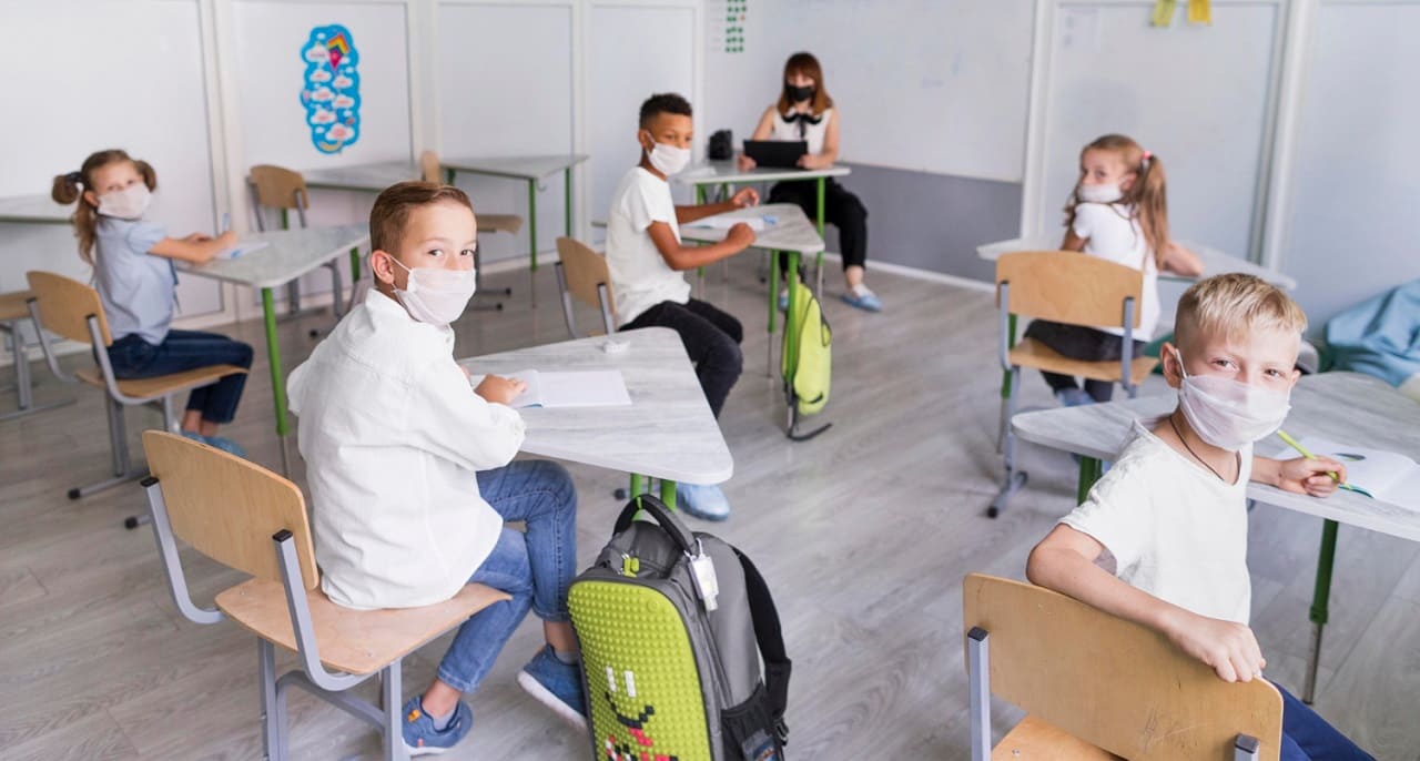 Schulmaskenzwang-Schulmaskenpflicht-Schulkinder-Klassenzimmer-Lehrerimpfzwang-Kinderdrangsalierung-Kritisches-Netzwerk-Maskenzwangbeendigung-Maskenunterricht