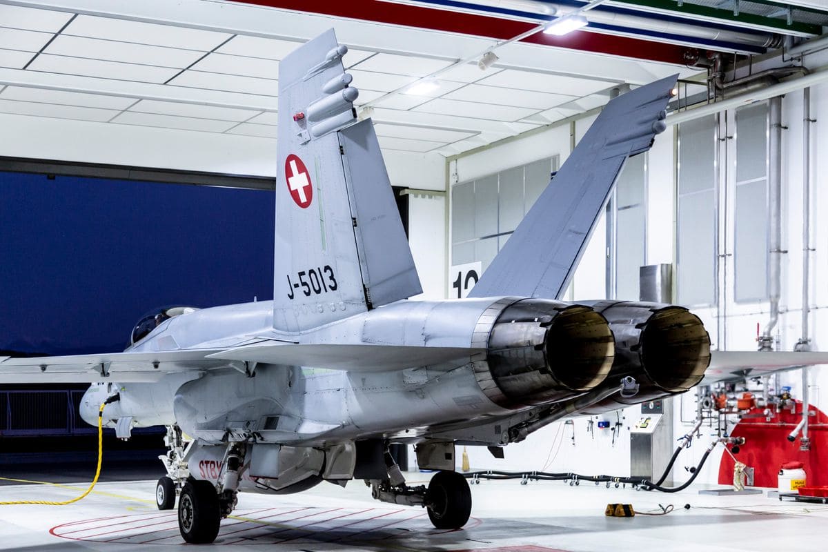 Schweizer-Kampfjet-McDonnell-Douglas-F-A-18-Hornet-Kampfflugzeuge-Luftwaffe-Schweiz-Kritisches-Netzwerk-VBS-DDPS-Verteidigungsdepartement-NATO-Natoabhaengigkeit