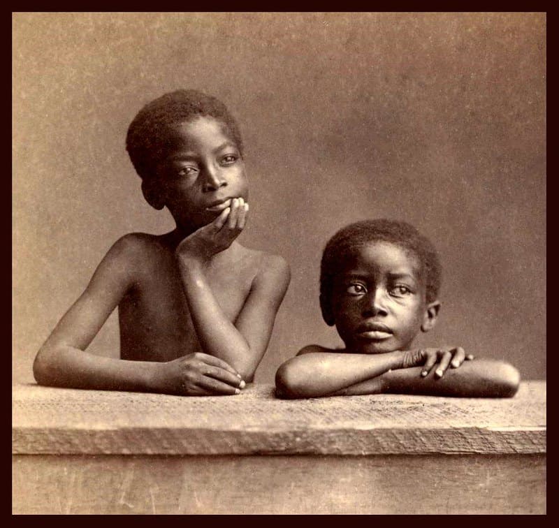 Sklavenkinder-Kinderarbeit-Kindersklaven-Kinderversklavung-Ausbeutung-Kinderhandel-Zwangsarbeit-Kritisches-Netzwerk-Plantagenarbeiter-Seelenmord-Sklavenhandel 