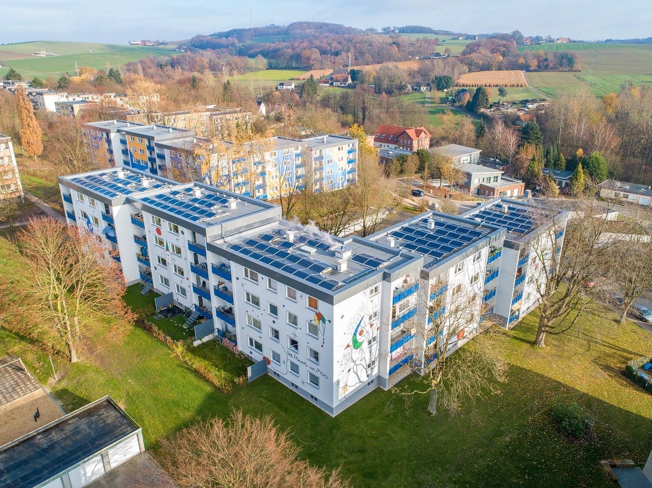 Solarenergie-Solarimo-Solarstrom-Solarpflicht-Solardachpflicht-Solaranlage-Photovoltaik-Photovoltaikanlagen-Kritisches-Netzwerk-Kollektoren-Solarzellen-Brandgefahr