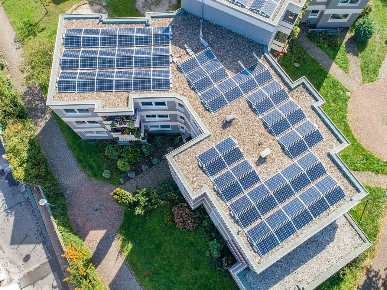Solarenergie-Solarstrom-Solarimo-Sonnenenergie-Stromerzeugung-Photovoltaikanlagen-Kritisches-Netzwerk-erneuerbare-Energien-Energiebedarf-Energiewende-Strompreise