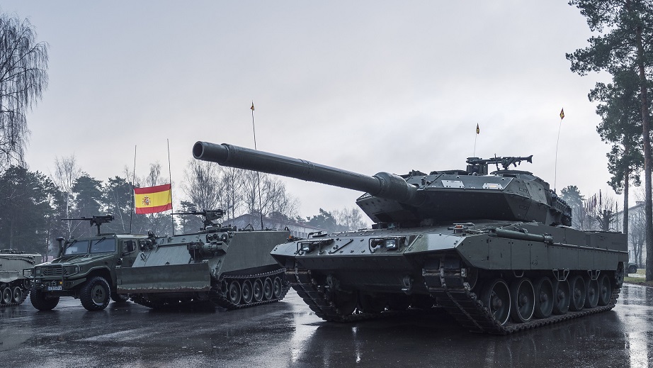 spanische_panzer_armadura_nato_maria_dolores_de_cospedal_garcia_minister_of_defence_spain_espana_kritisches_netzwerk_militaerausgaben_militaerhaushalt_militarisierung_militarismus_pesco.jpg