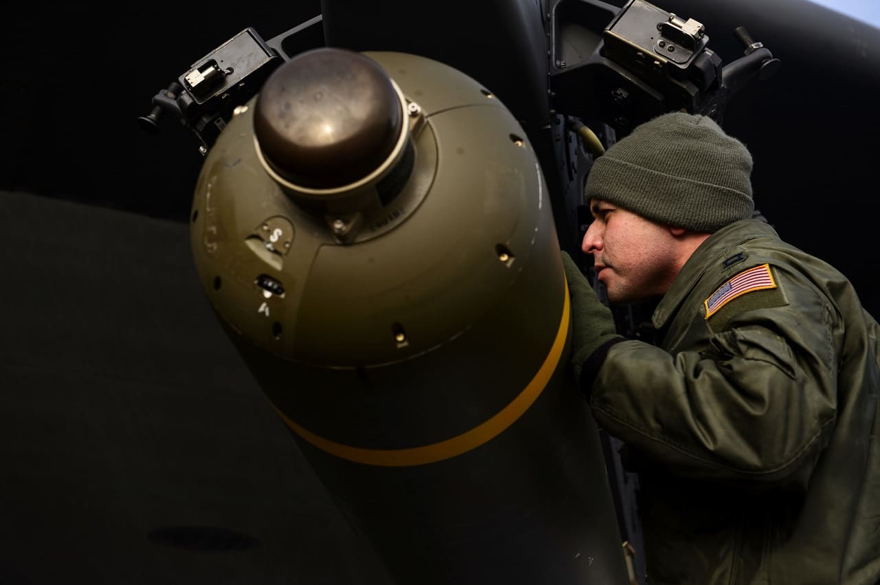 Streumunition_Streubomben_Streuwaffen_Clustermunition_explosive_Submunitionen_Kassettenbomben_Schuettbomben_Kollateralschaeden_Kritisches-Netzwerk