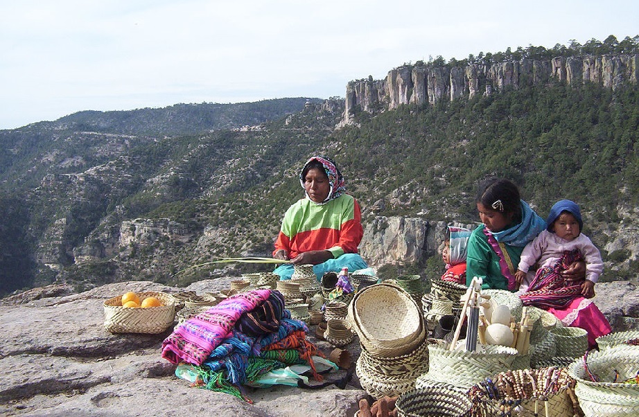 tarahumara_mexiko_la_bufa_chihuahua_mexico_tarahumaras_tarahumar_kritisches_netzwerk_antonin_artaud_revolutionaere_botschaften_raramuri_hochplateau_sierra_madre_occidental_apachen_0.jpg