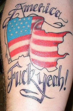 Tattoo_America_Fuck_Yeah_American_Dream_Exceptionalism_Amerikanischer_Exzeptionalismus_transatlantischer_Kadavergehorsam_Groessenwahn_USA_Kritisches-Netzwerk