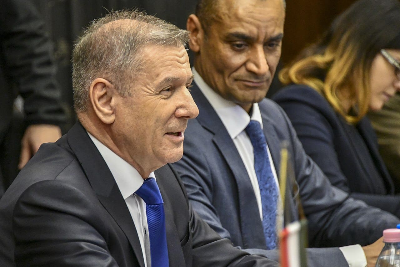 Tibor-Benko-minister-of-defense-Ungarn-Hungaria-Kritisches-Netzwerk-illegale-Grenzuebertritte-Internierung-Kriegsfluechtlinge-Transitlager-Hungarian-Armed-Forces