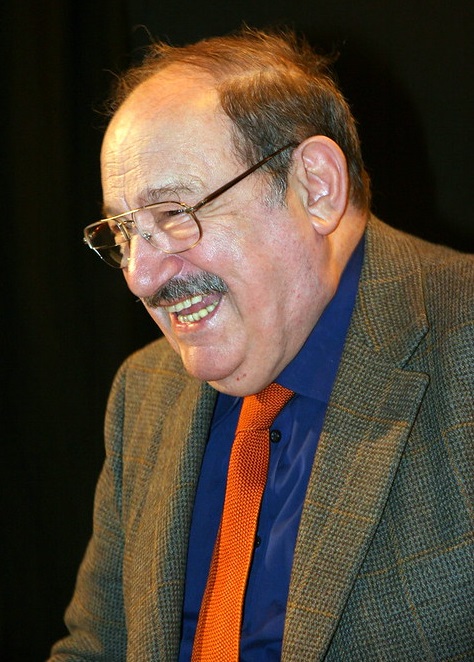 Umberto-Eco-Privatbibliothek-Kritisches-Netzwerk-ars-oblivionalis-Vergessenskunst-Der-Name-der-Rose-Semiotik-Intertextualitaet-Renate-Ramge-Monte-Cerignone