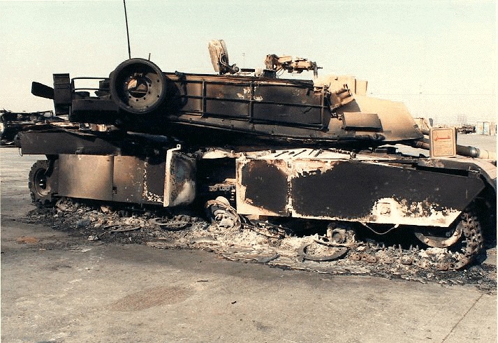 Uranmunition-Urangeschoss-Panzer-Deadly-Dust-Todesstaub-Uran-Uranmetallstab-Depleted-Uranium-Kritisches-Netzwerk-M1A1-Abrams-Main-Battle-Tank-Frieder-Wagner