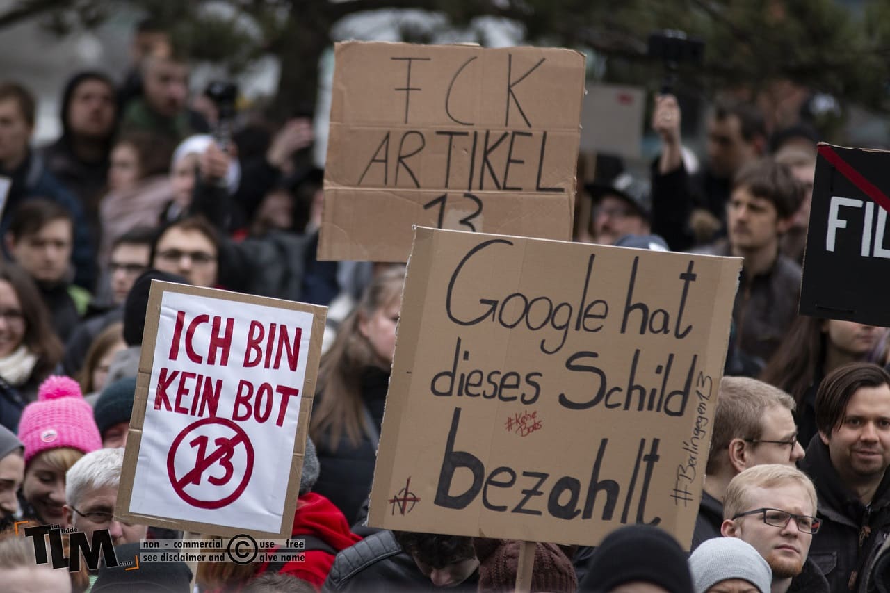 Urheberrechtsreform-Urheberrecht-Uploadfilter-Meinungsfreiheit-Kritisches-Netzwerk-Ueberwachungsstaat-Staatszenzur-Algorithmen-Analysetools-Filterungsysteme-Internetzensur