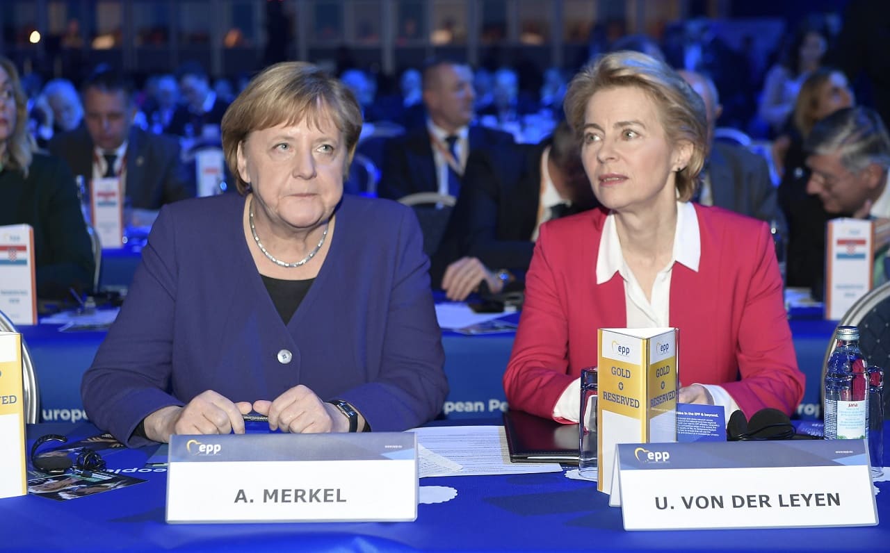 Ursula-von-der Leyen-Angela-Merkel-Great-Reset-Kritisches-Netzwerk-Fuehrungsanspruch-Leitkuh-Leitkuehe-Leittiere-Elitendemokratie-Pseudodemokratie-Fassadendemokratie