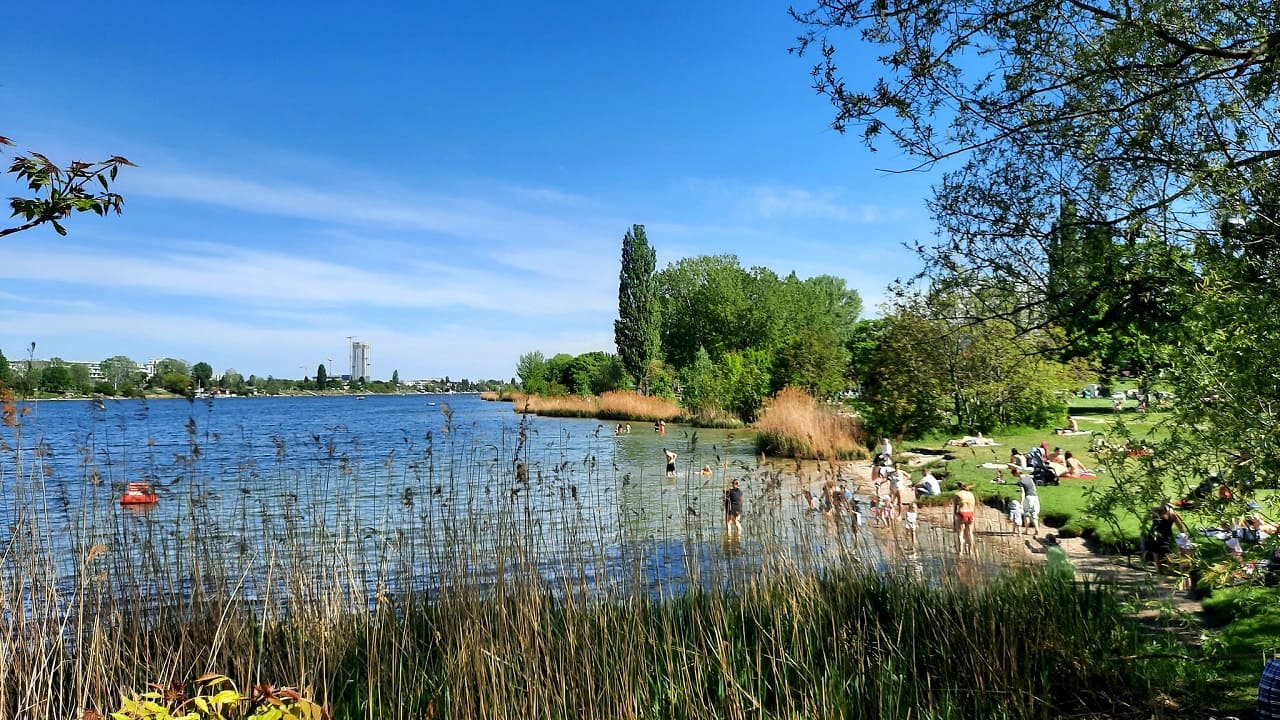 Wien-Alte-Donau-Gruenraumrueckgabe-Kritisches-Netzwerk-Erholungsparadies-Otto-Rapp-Uferzugang-Wasserzugang-Lebensqualitaet-Badespass-Badevergnuegen-Austria