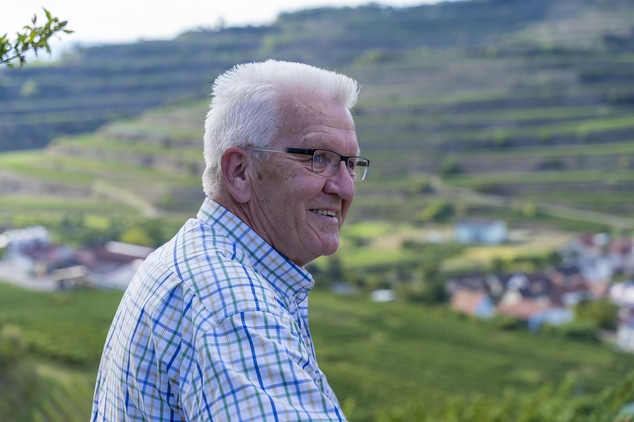 Winfried_Kretschmann_Landesvater_Buendnis90_Gruene_Verbotspolitik_Ministerpraesident_Laiz_Linksradikalismus_Oekokonservatismus_Oekosozialisten_Kritisches-Netzwerk